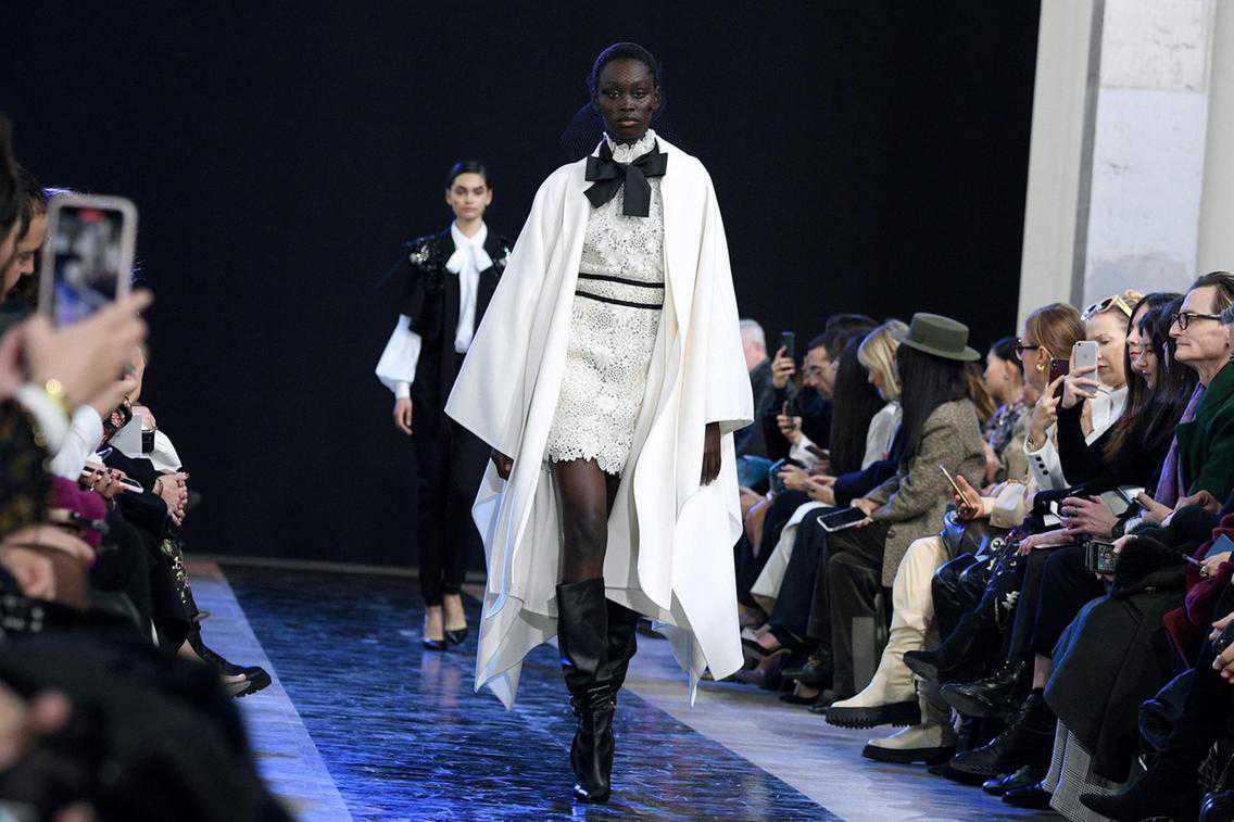 Elie Saab brings the bow back at Paris Fashion Week
