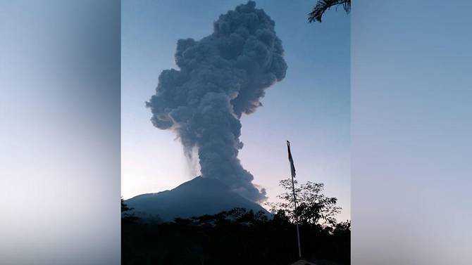Indonesia's Mount Merapi erupts, triggers aviation alert