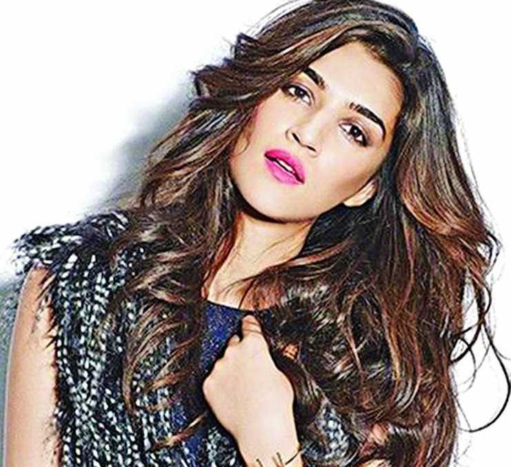 Kriti hopes rumor of dealing with Hrithik comes true