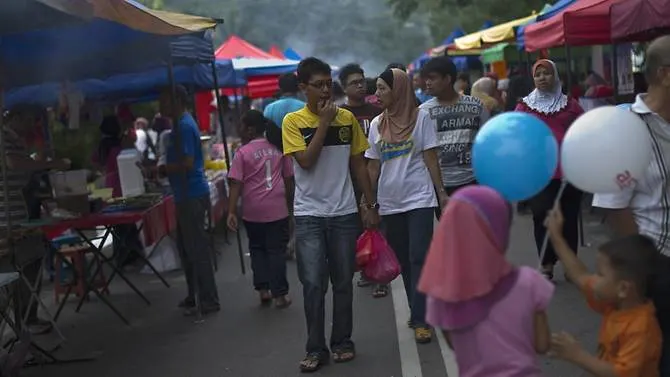 Several Malaysian states call off Ramadan bazaars amid COVID-19 fears
