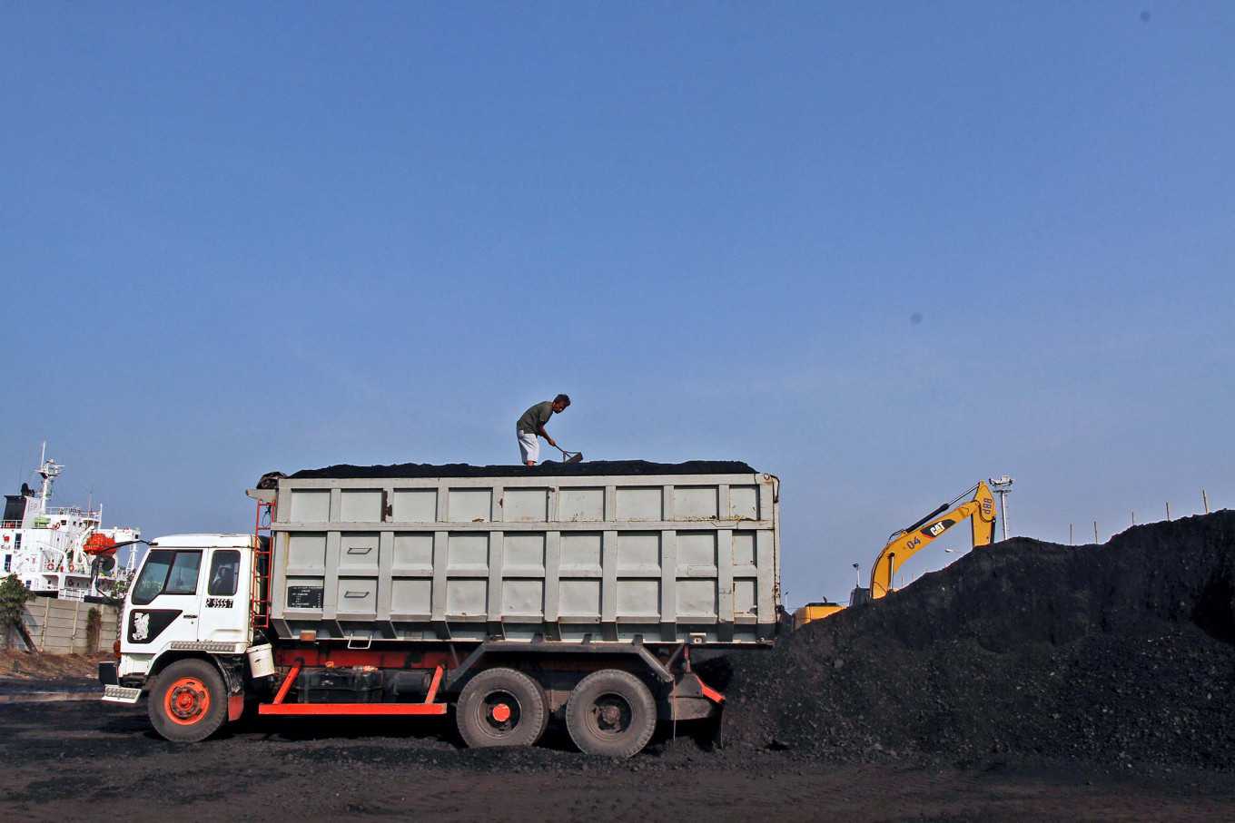 Coal India April shipments fall 25.5% as lockdown erodes demand