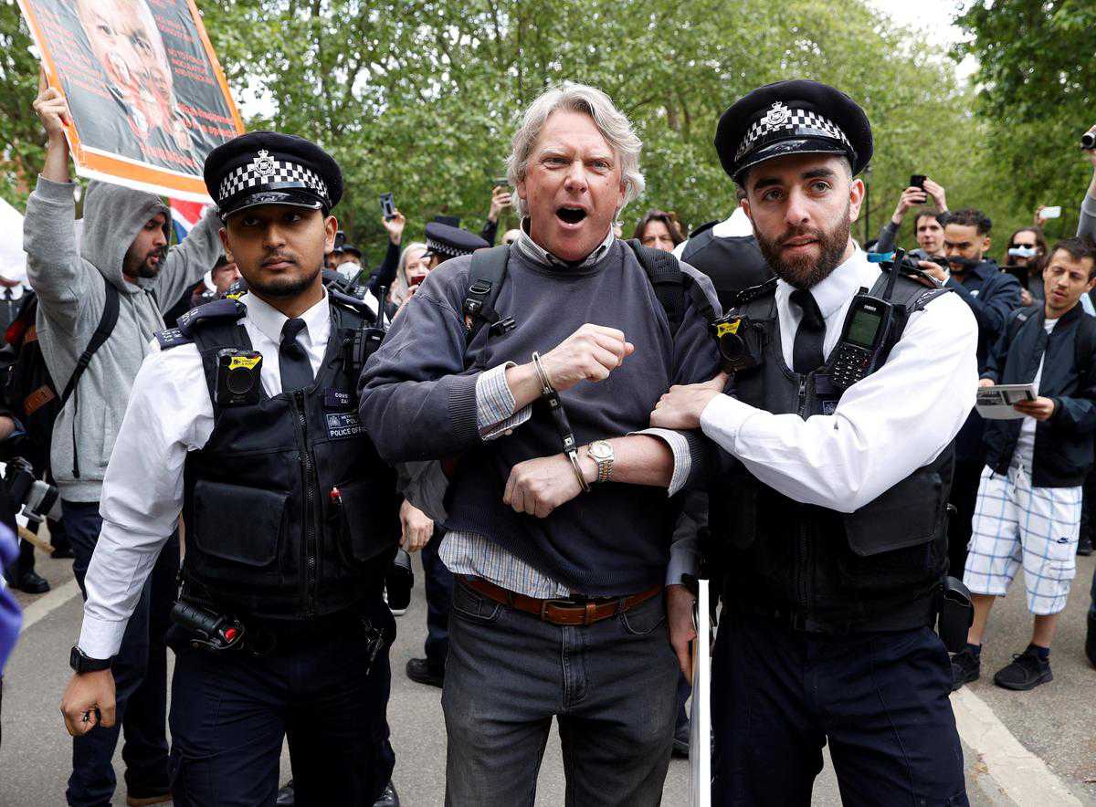 Police arrest 19 at London protest against social distancing