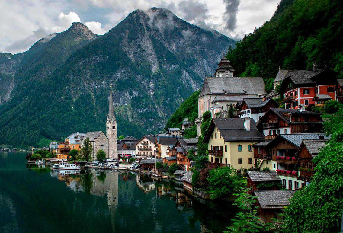 Let Hallstatt move: Arendelle-want Austrian village eerily tranquil as 'Frozen' fans avoid