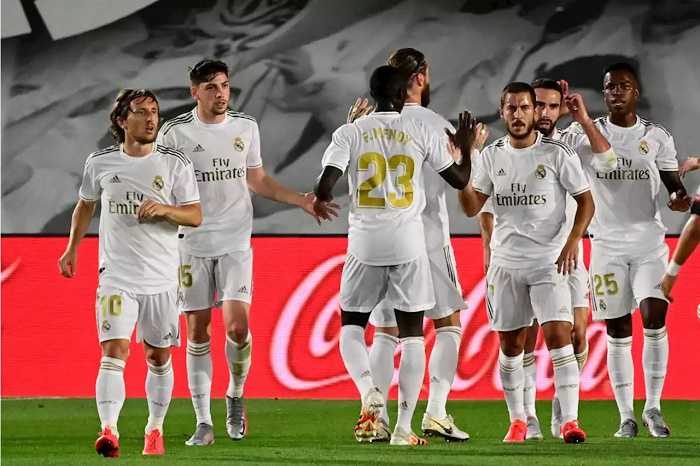 Ramos free-kick sends Madrid back to top of La Liga