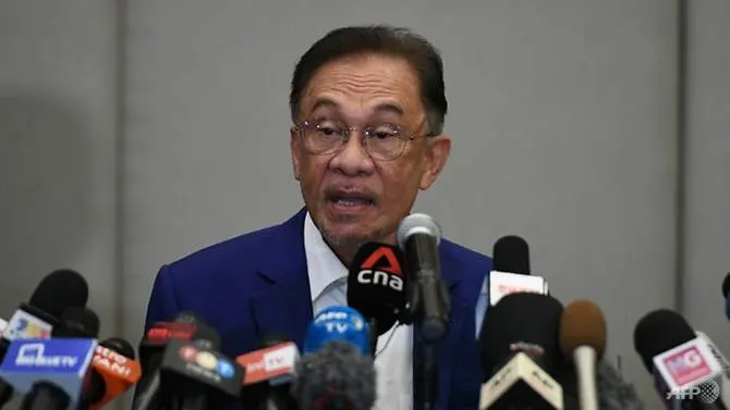 Not the cops' duty to get set of MPs backing me, says Anwar after an interview at police headquarters