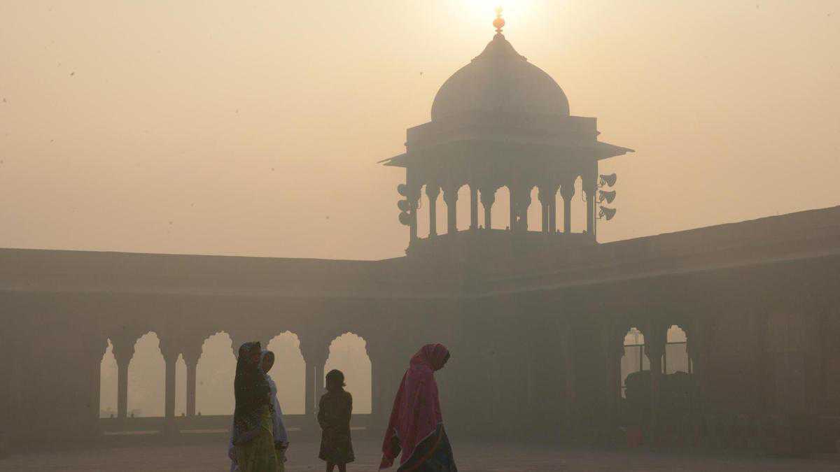 Why India's poor air quality is taking a toll on its economy