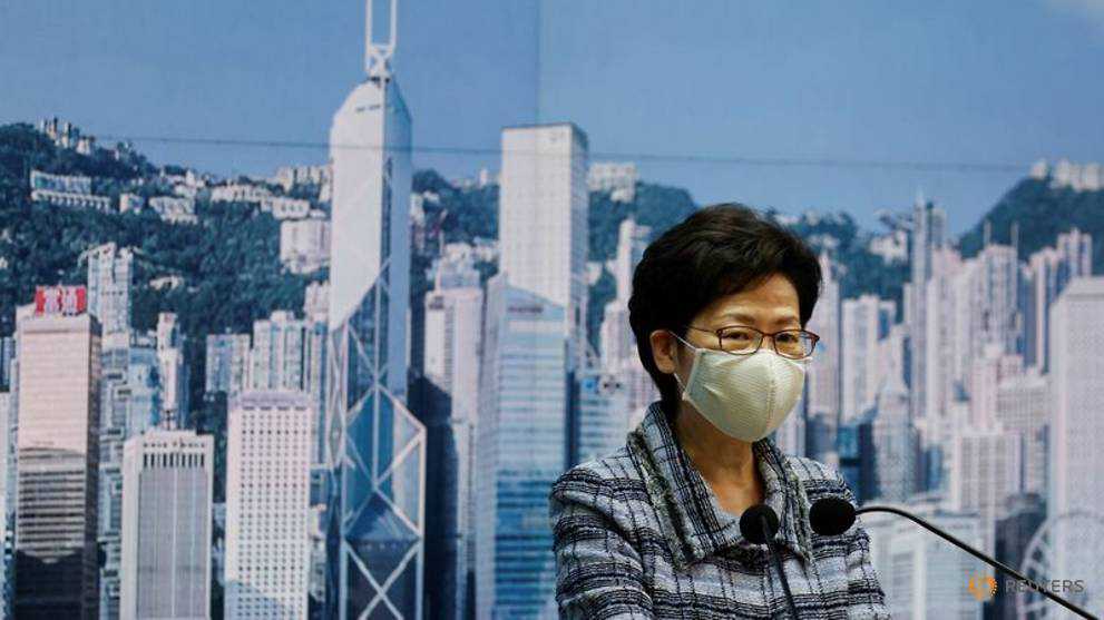 Hong Kong leader to go to Beijing to seek economical aid