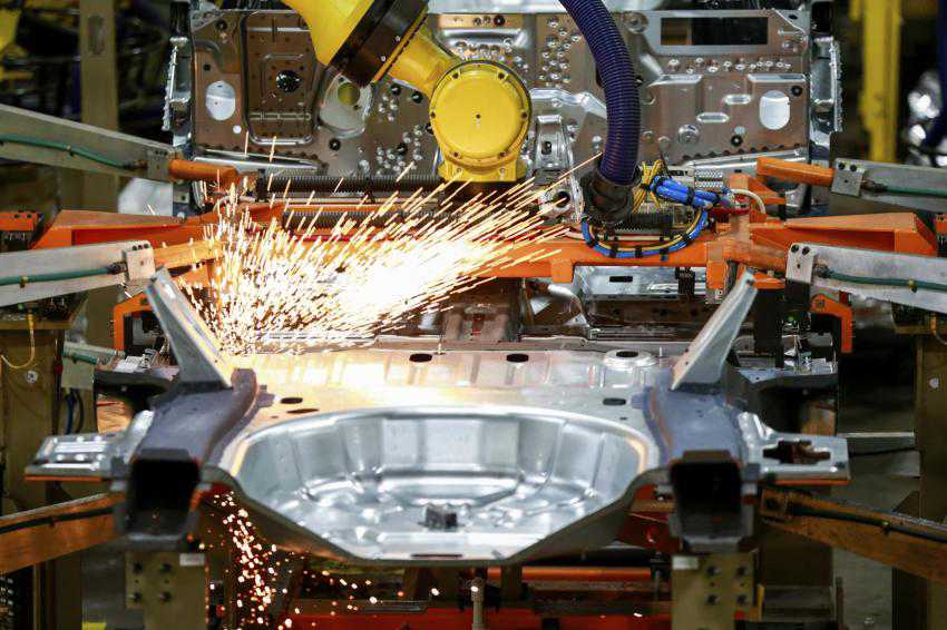 U.S. manufacturing activity at highest levels in 2 yrs