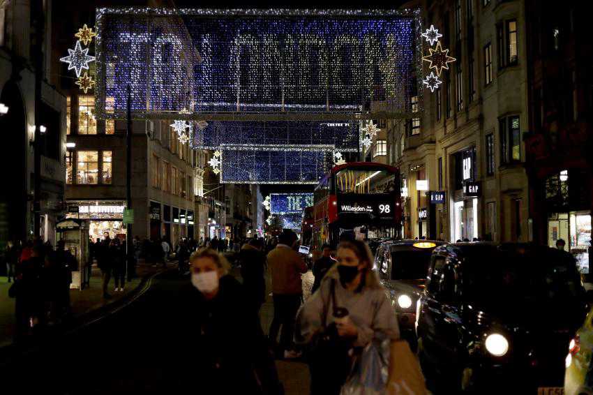 English retailers fret over Christmas as lockdown 2.0 looms