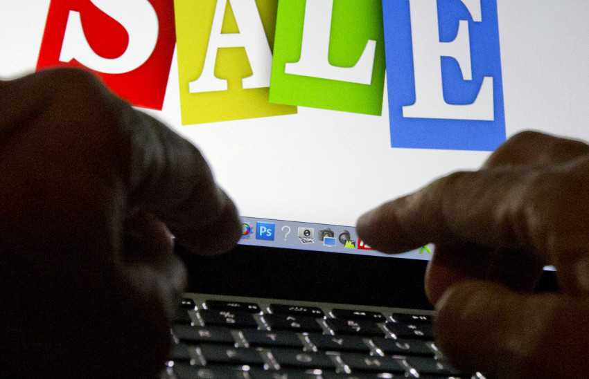 How to spot fake shopping sites and steer clear of being scammed