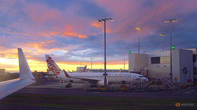 Flights cancelled, holidays in disarray as Sydney battles pre-Christmas COVID-19 outbreak