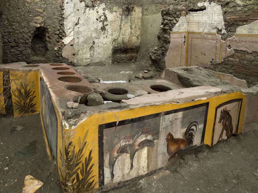 Archeologists uncover ancient road food shop in Pompeii