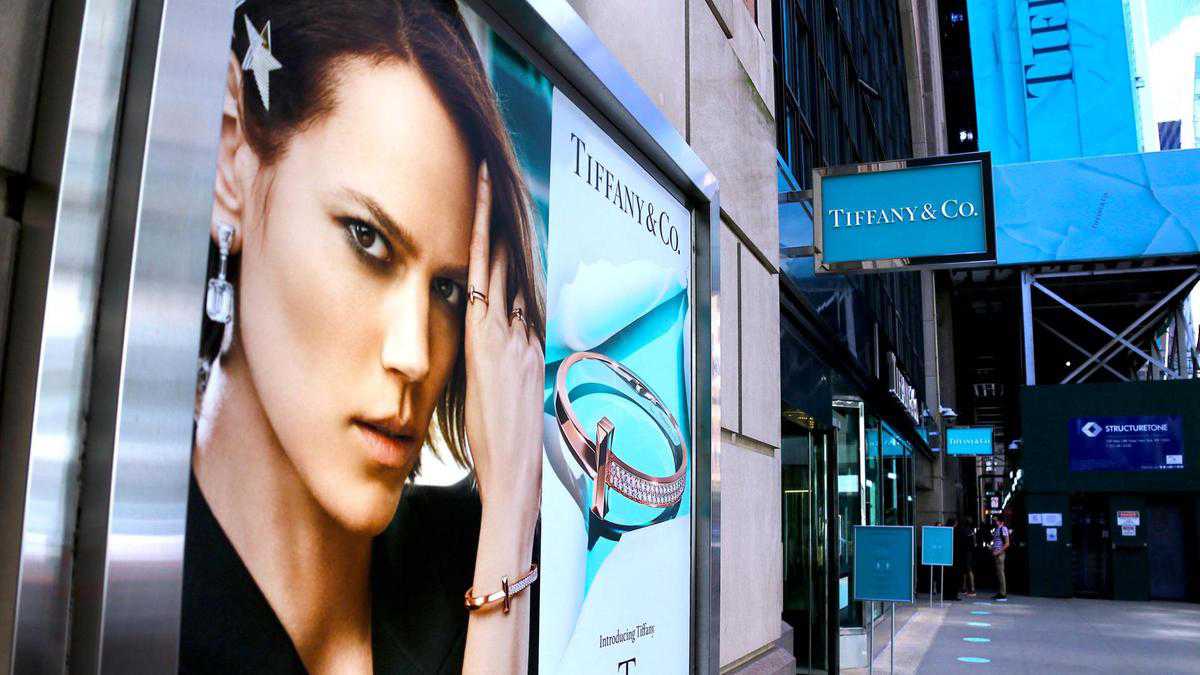 Tiffany shareholders approve LVMH takeover deal