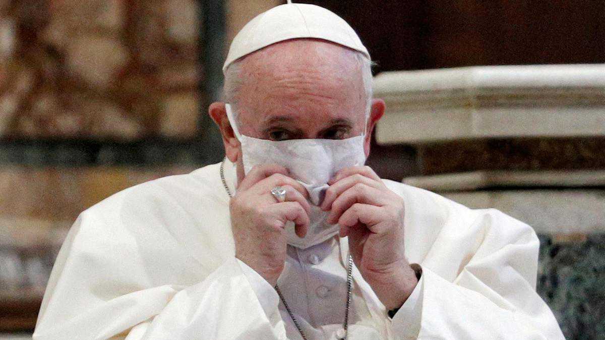 Pope Francis telephone calls opposition to Covid vaccines 'suicidal denial'