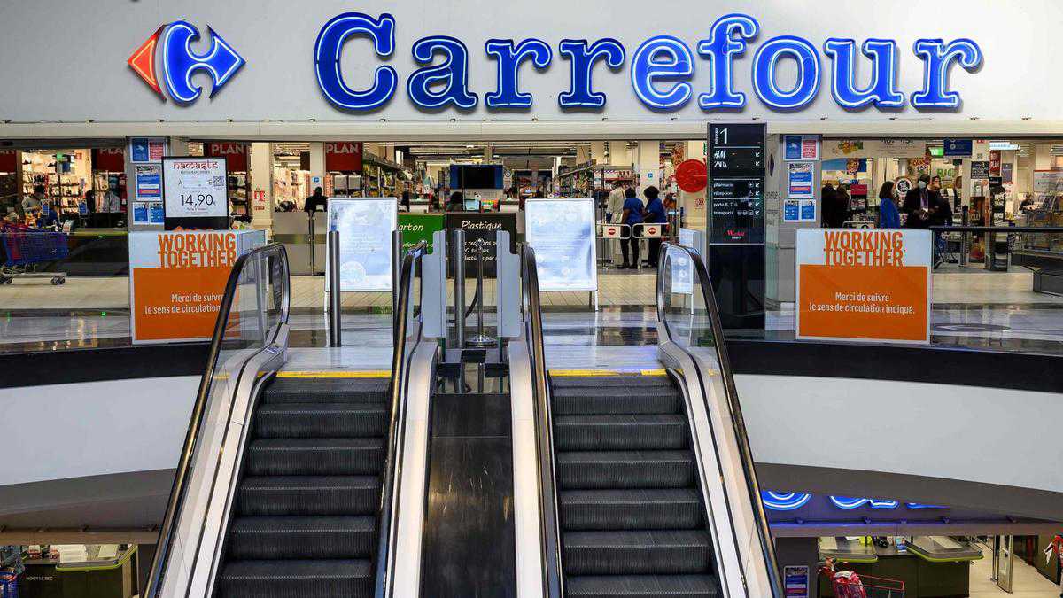 Circle K owner in foretells buy France's Carrefour