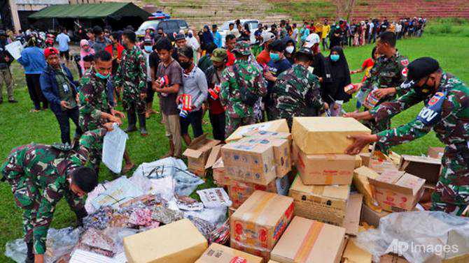 Aid effort intensifies following Indonesia quake that killed 81