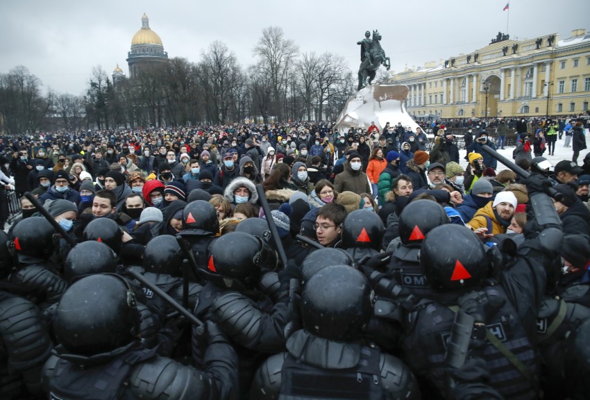Russian police arrest a lot more than 3,000 at protests demanding Navalny's release