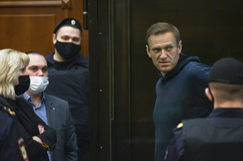 Moscow court orders Kremlin foe Navalny to prison