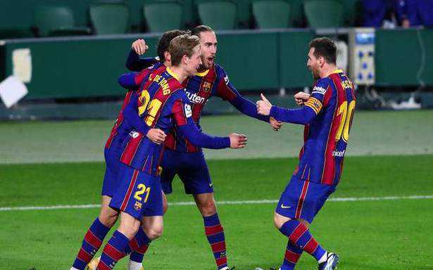 Super-sub Messi leads Barca comeback against Betis