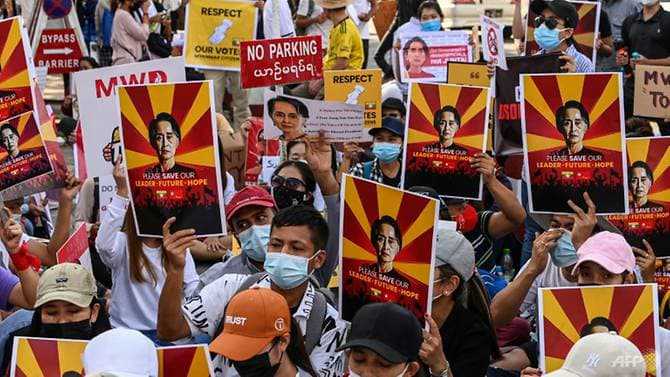 Myanmar protesters block arrests as UN needs Aung San Suu Kyi's release