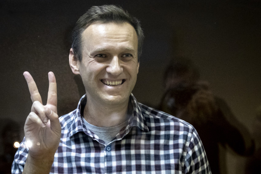 U.S. sanctions Russian officials over the nerve-agent attack on Navalny