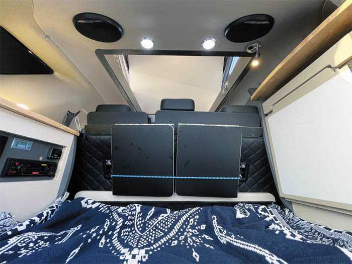 Ssangyong Showcases Modified SUV for Camping