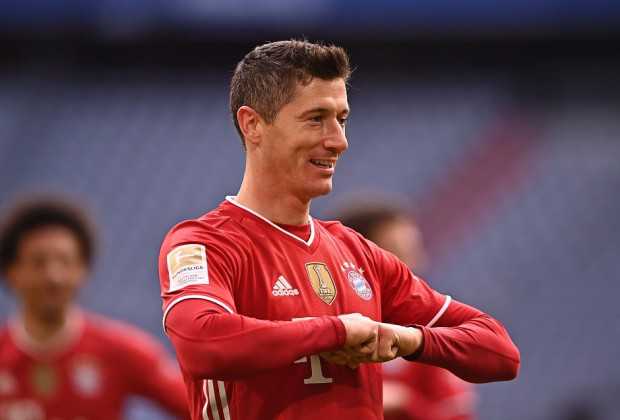 Lewandowski's First-Half Hat-Technique Sends Bayern Clear Atop