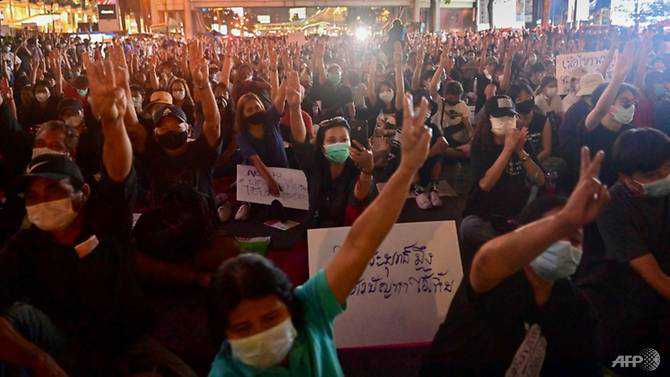 Thai protesters defy police and rally in Bangkok for royal reforms