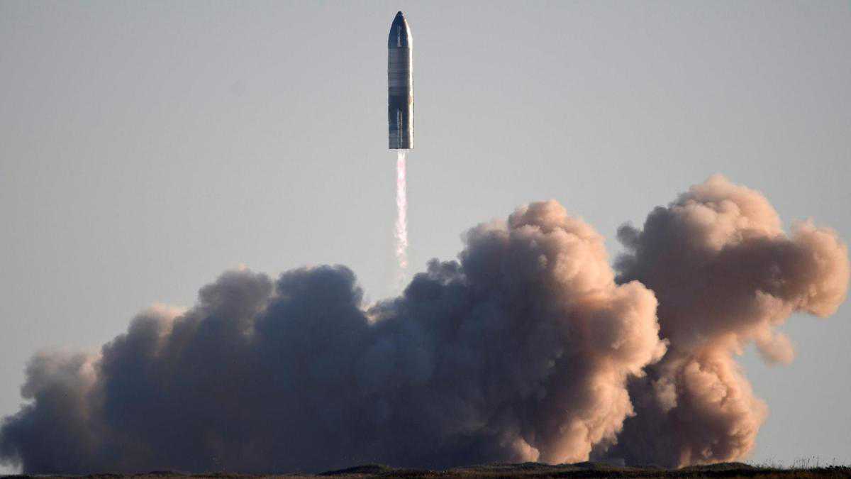 Elon Musk's SpaceX beats Jeff Bezos's Blue Origin to Nasa contract to put astronauts on the Moon