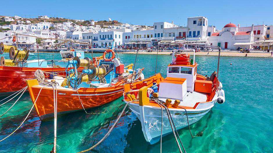 Etihad launches new summer season routes from Abu Dhabi to Santorini, Mykonos and Malaga