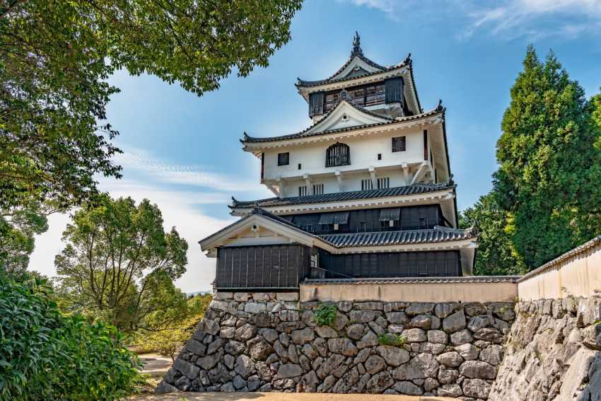 Iwakuni Castle: Yamaguchi's historical masterpiece protected by an unlikely hero