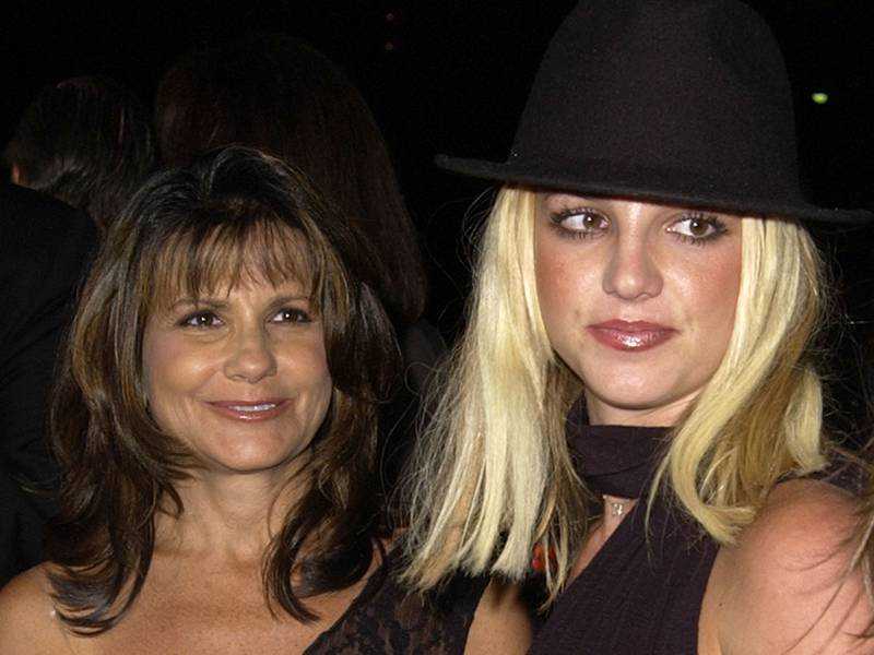 Britney Spears's mother asks judge to allow daughter to choose her own attorney