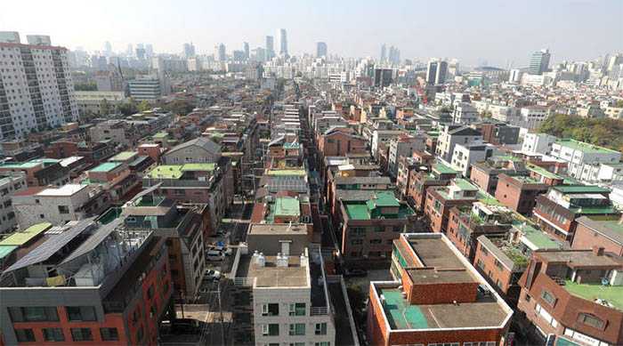 Seoul Homebuyers Turn to Low-Rise Flats