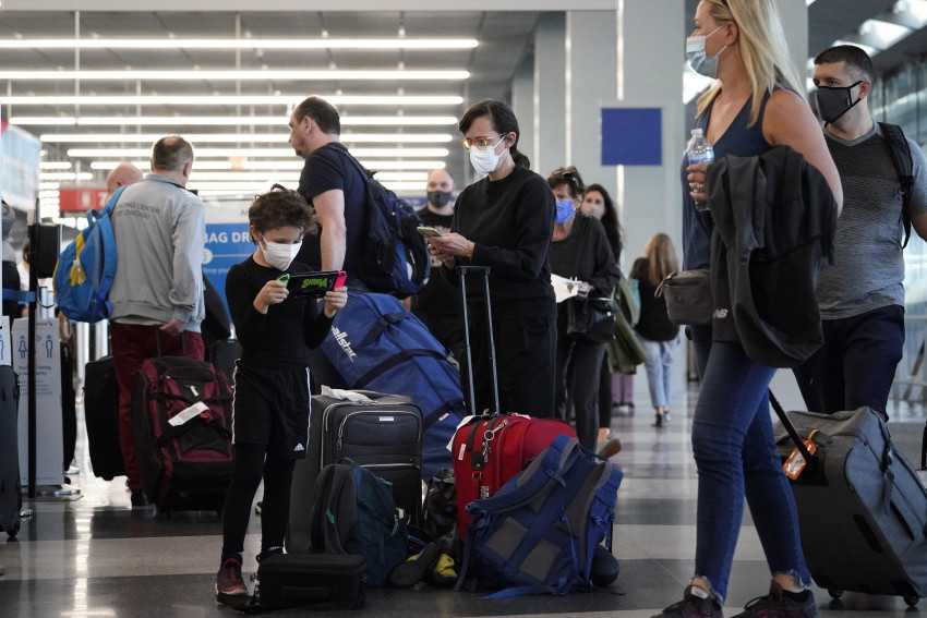 U.S. air travel hits another pandemic high; flight delays grow