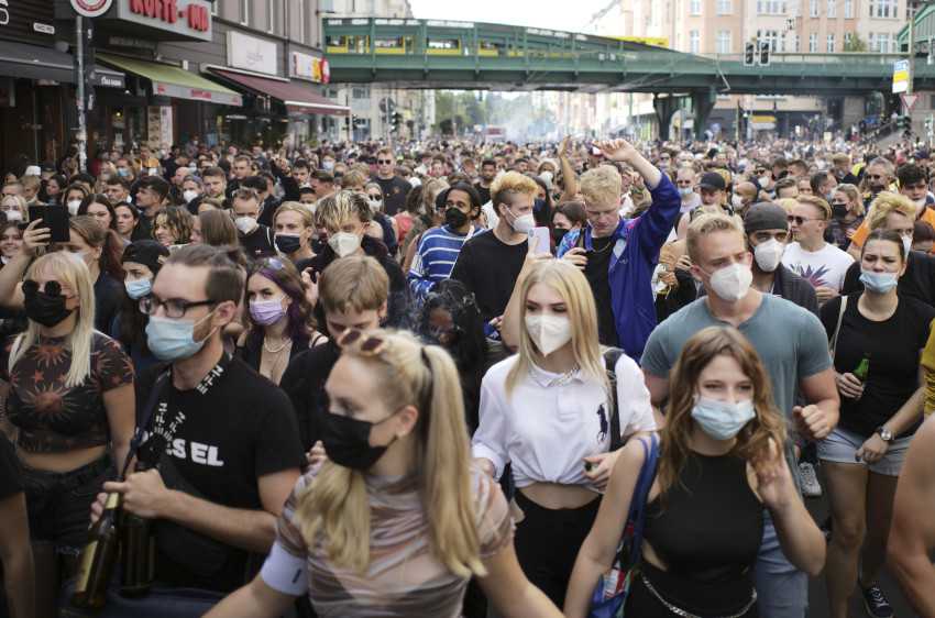 Protests in Berlin for and against coronavirus restrictions