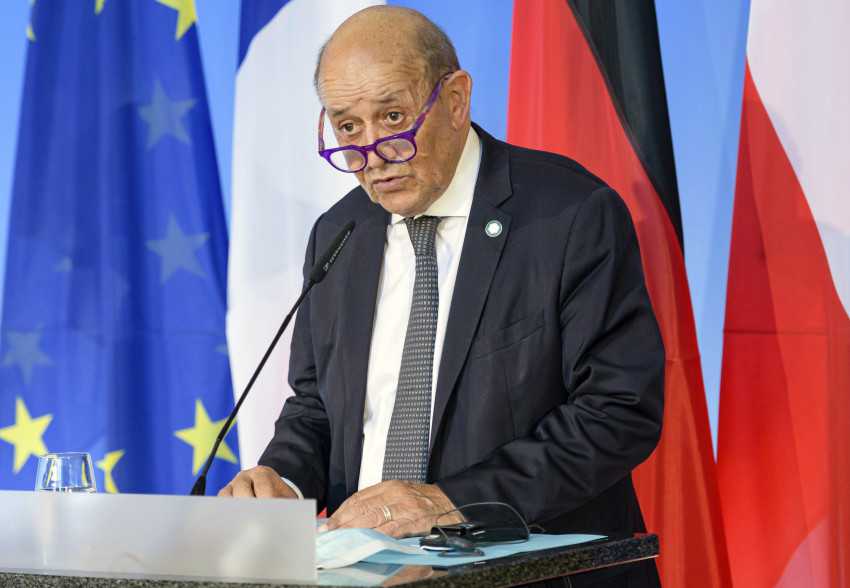 France recalls ambassadors to U.S., Australia over sub deal