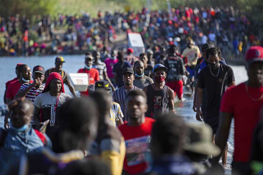 U.S. ramps up plan to expel Haitian migrants gathered in Texas