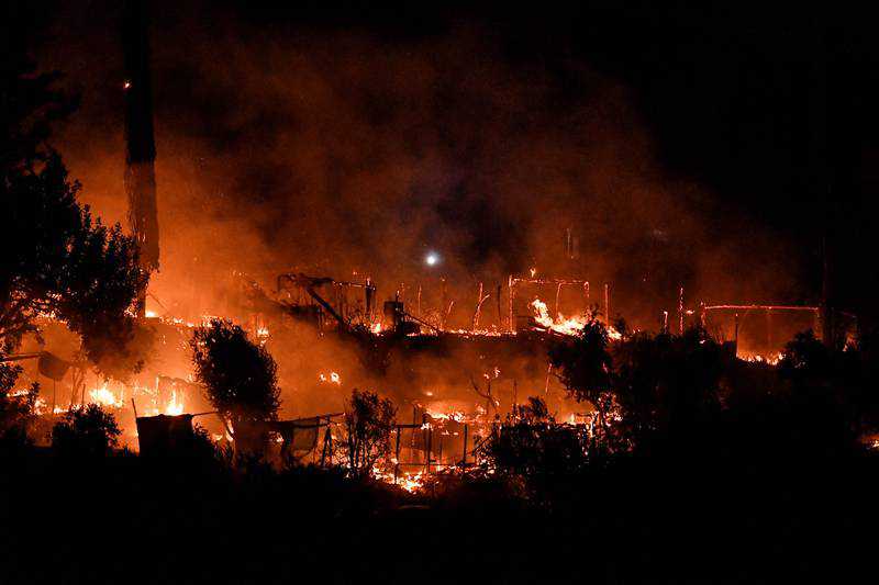Major fire at migrant camp on Greek island of Samos