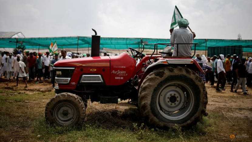 Six killed in clashes during Indian farm protest