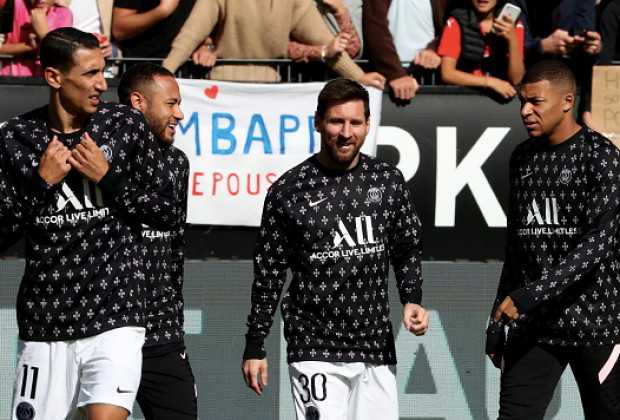 Messi & PSG Players Trapped In Car Park After Shock Defeat