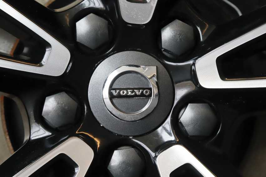 Volvo recalls older cars in U.S.; Takata air bag inflators can explode