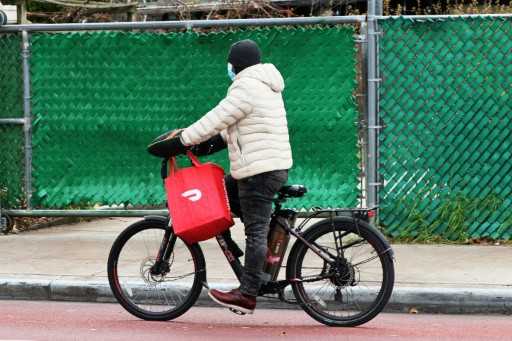 Once pandemic saviors, U.S. food delivery apps now under fire