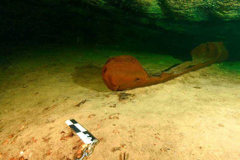 Archaeologists find 1,000-year-old Mayan canoe in Mexico