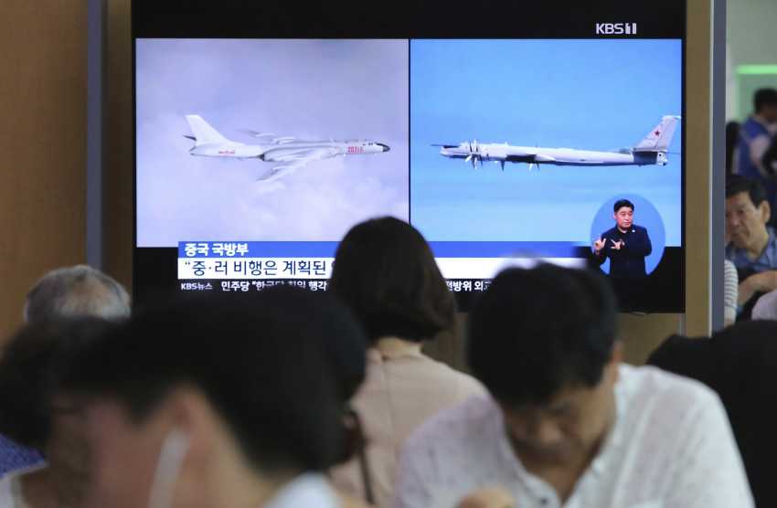 Seoul says Russian, Chinese warplanes enter air buffer zone