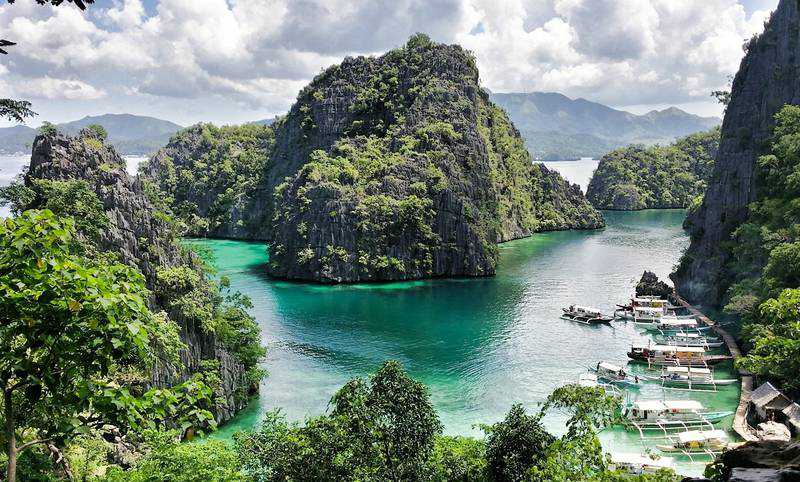 Philippines prepares to reopen to vaccinated tourists 'soon'