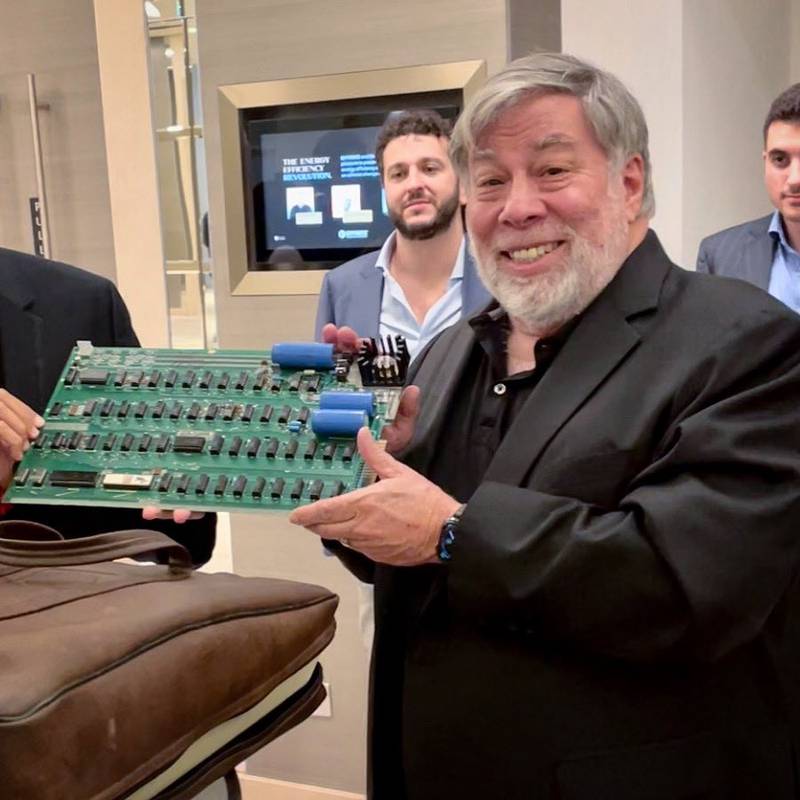 Steve Wozniak reunited with rare Apple I motherboard in Dubai