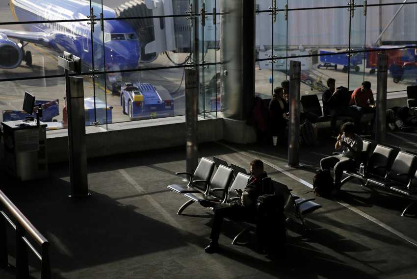 Thousands of flights canceled, delayed worldwide at start of workweek