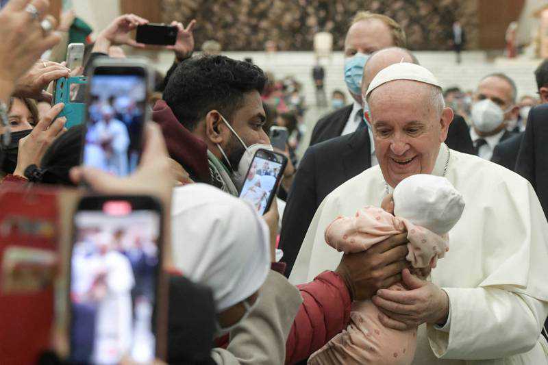 Pope Francis calls for families to choose children over pets