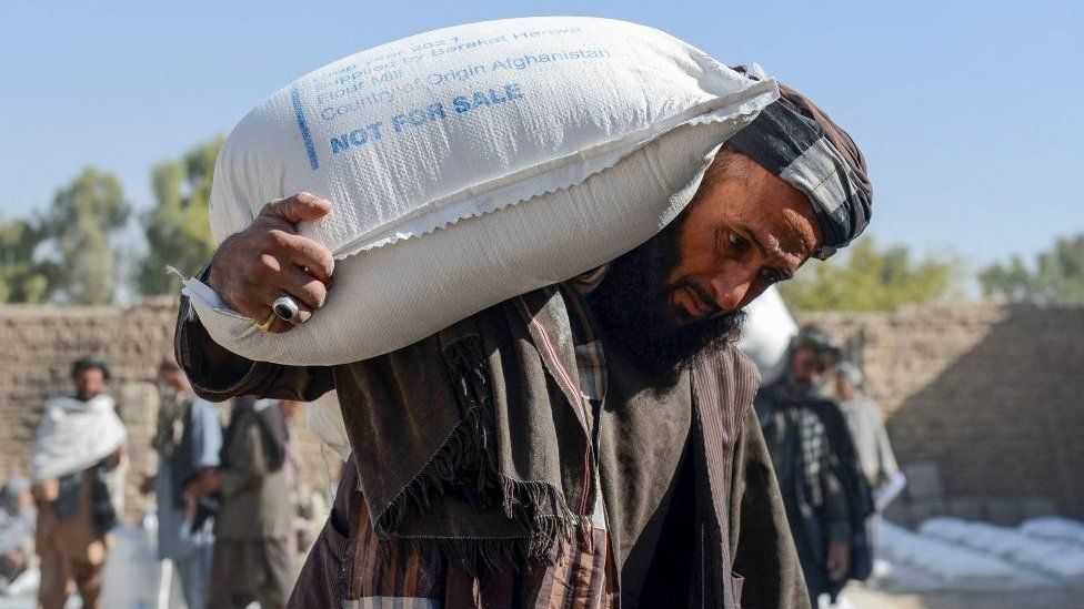 Afghanistan crisis: Taliban expands 'food for work' programme