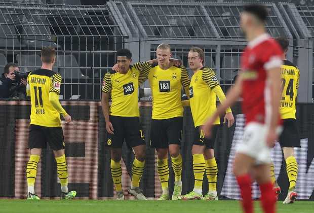Five-Star Dortmund Move To Within Three Points Of Bayern